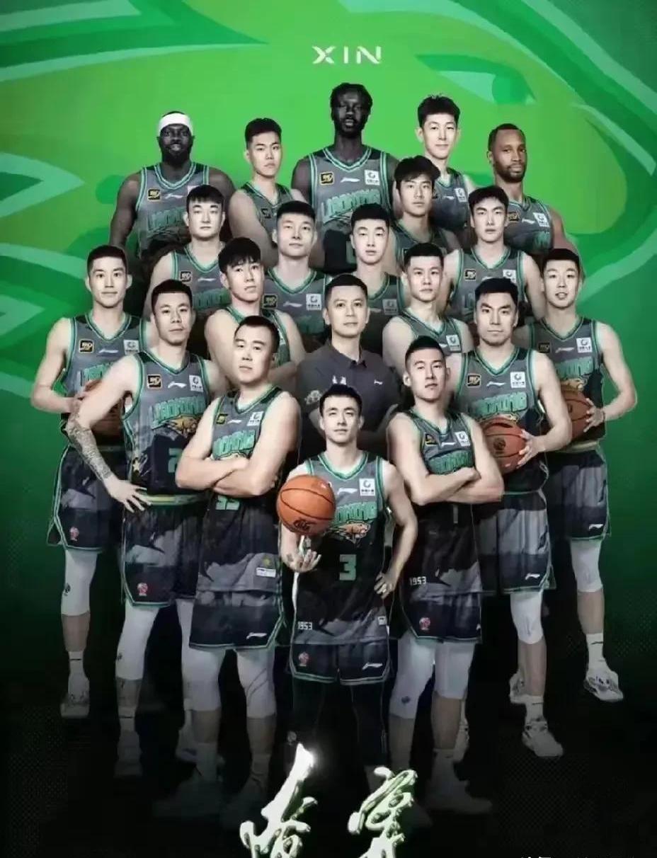 辽宁男篮全队发挥出色，横扫对手夺冠