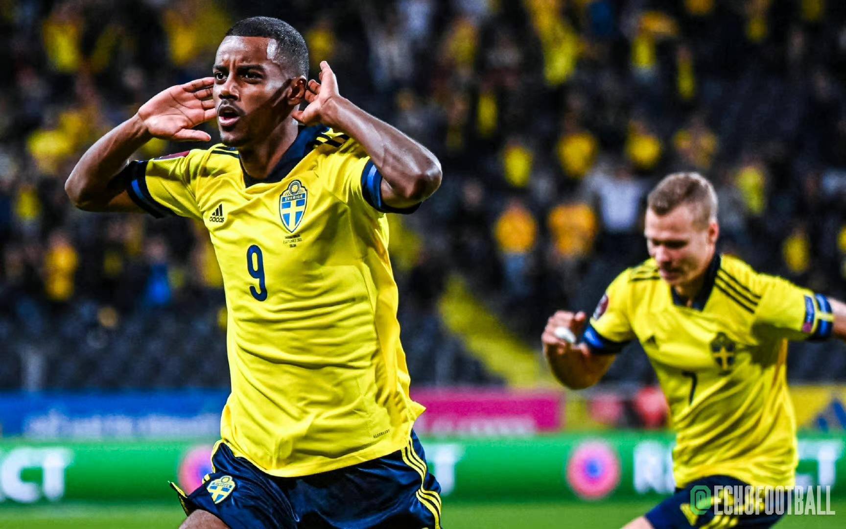 西班牙队逆转击败瑞典，小组积分领先优势