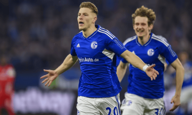 od体育注册-沙尔克前锋受伤退赛，影响球队战绩