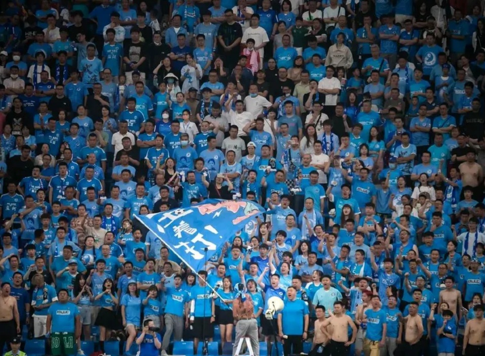 od体育教练-紧张的比赛给球迷带来一场视觉盛宴