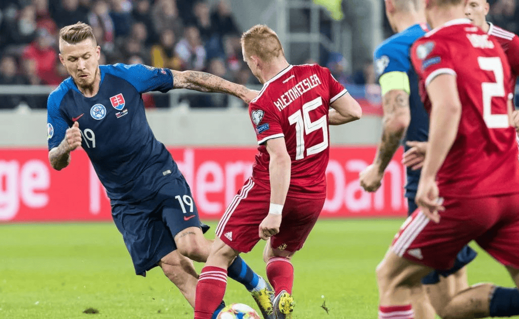 斯洛伐克主场胜出,欧洲杯梦想实现 斯洛伐克主场胜出,欧洲杯梦想实现