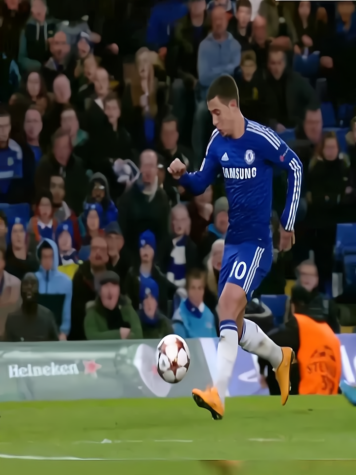 阿扎尔球技精湛备受夸赞,成为切尔西关键进攻核心的简单介绍 阿扎尔球技精湛备受夸赞,成为切尔西关键进攻核心的简单介绍