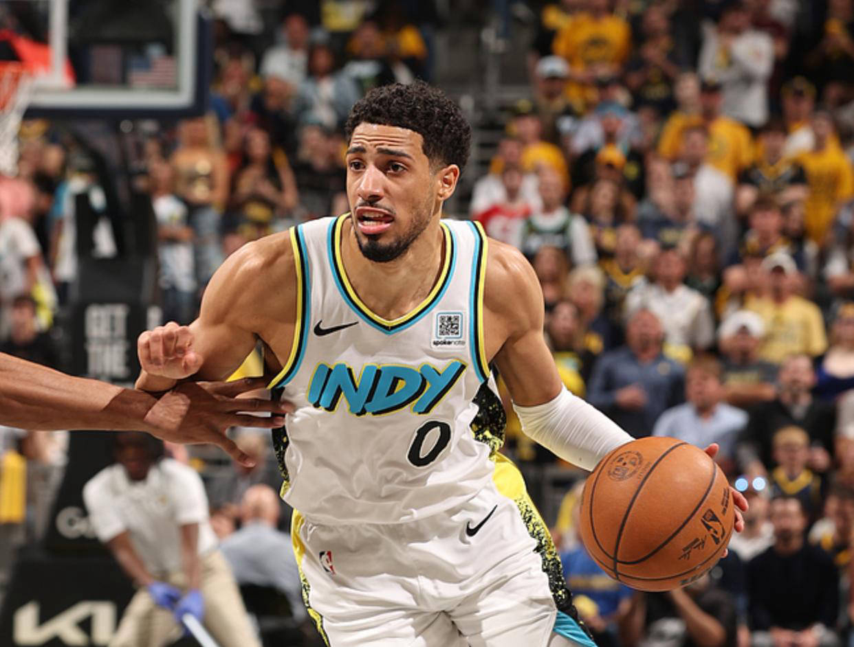 猛龙客场胜骑士，西亚卡姆贡献26分